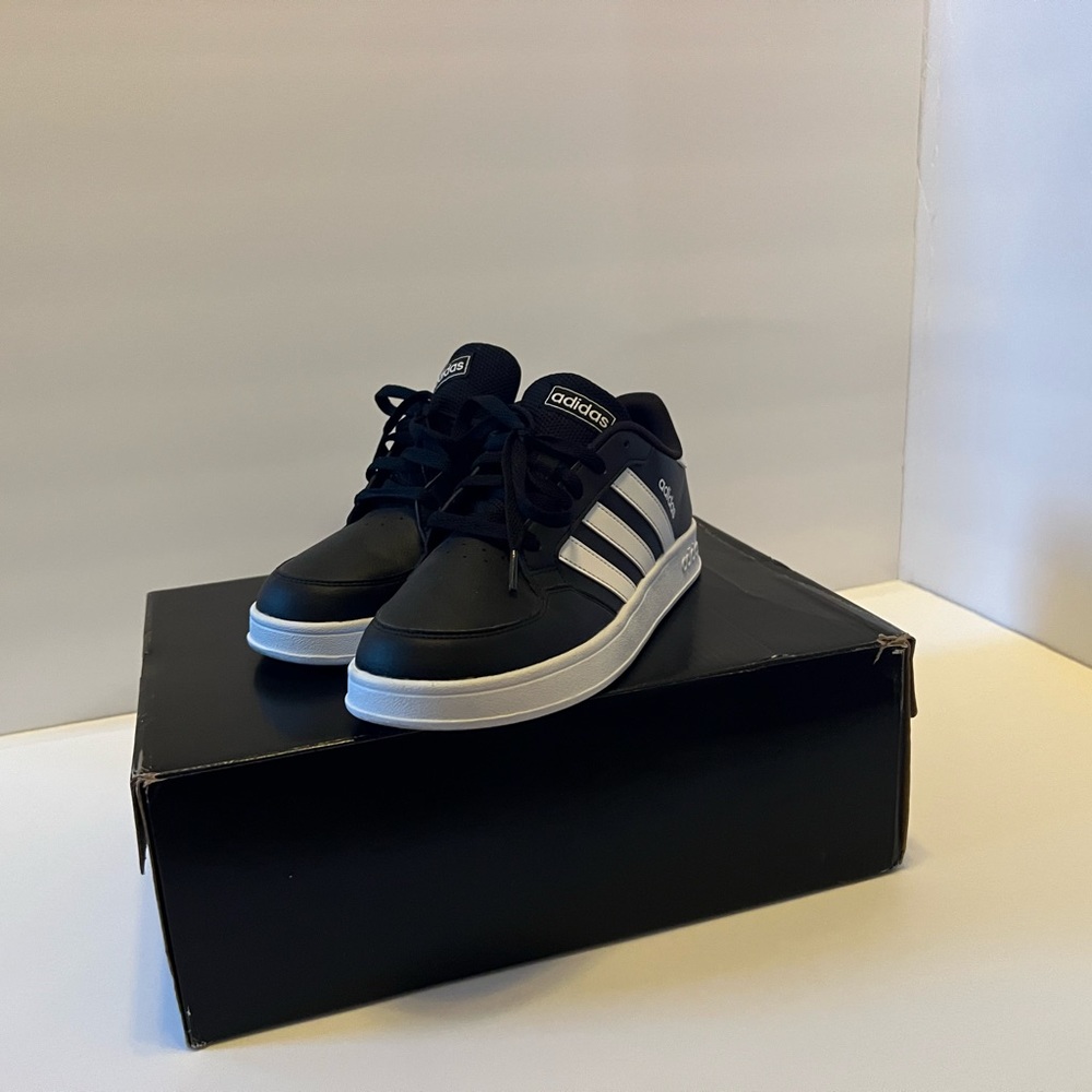 Adidas boys shoes - Picture 2 of 12